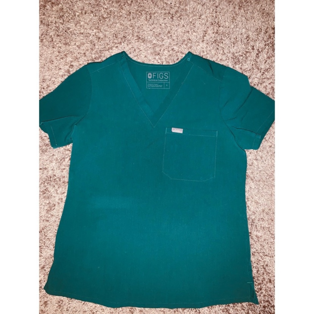 HUNTER GREEN FIGS SCRUB TOP ! RARE COLOR💚
